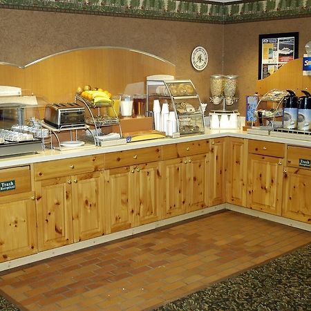 Pellston Lodge 餐厅 照片